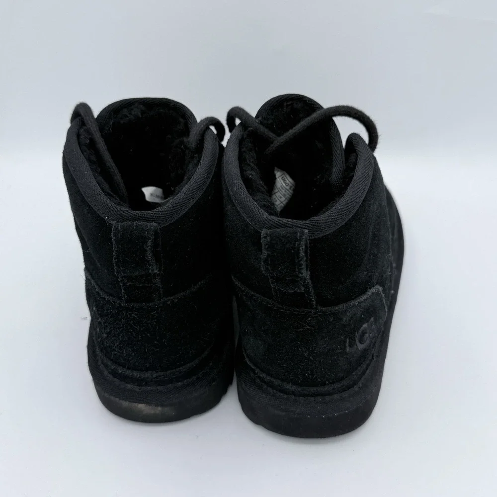 UGG‎ Neumel II / black/ Kids Boot - SZ 1